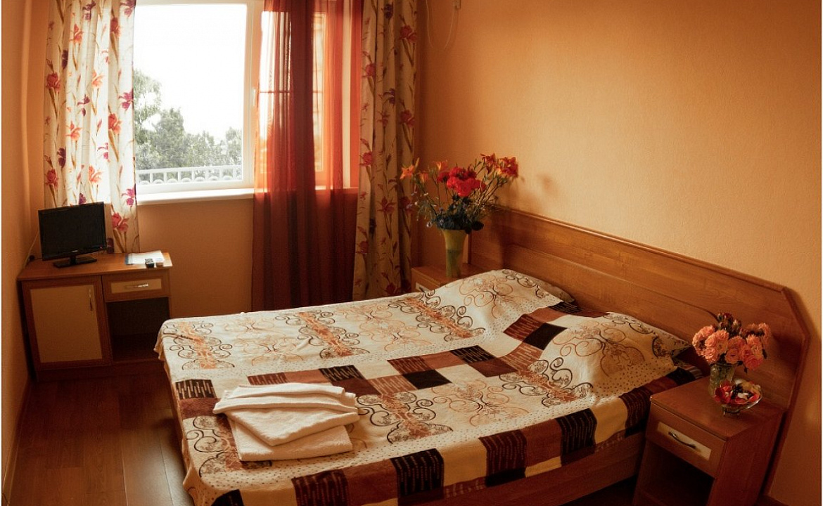 2-комнатный 4-местный номер с балконом,  2, 3 этаж. Гостиница Астерия. Ейск