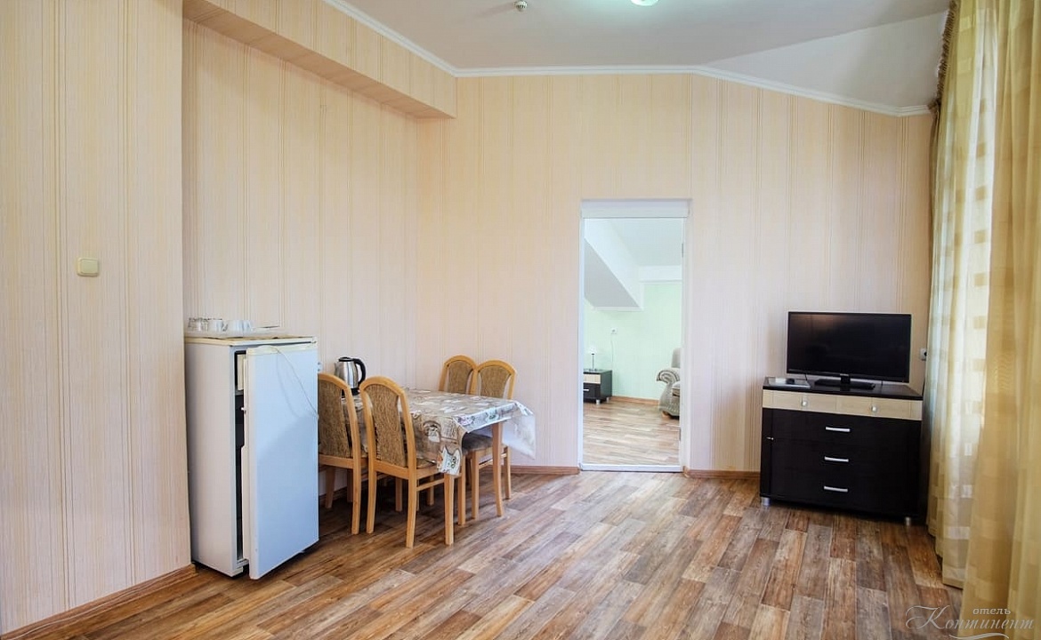 АПАРТАМЕНТЫ. Гостиница "Континент". Анапа