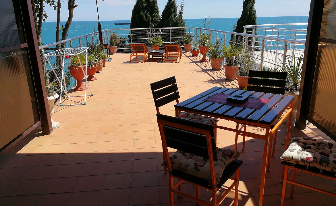 Верхний. Гостевой дом ОАЗИС. Ялта