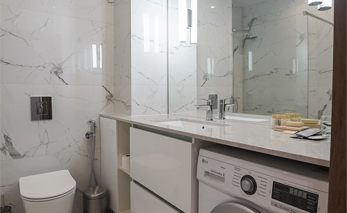 Люкс с отдельной спальней. Гостиница "The White Residence". Сочи