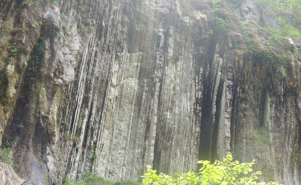 Фото водопадов «Белые скалы» взято аккаунта ВКонтакте: https://vk.com/id305298155