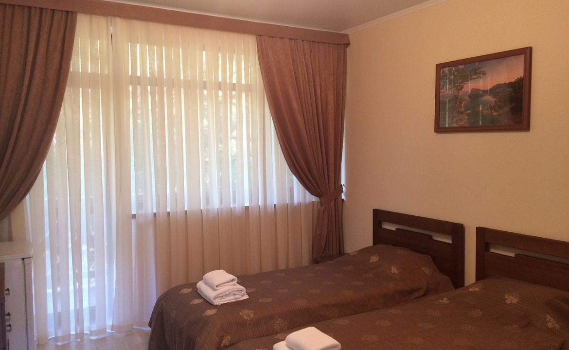 Однокомнатный двухместный с видом на лес. Гостевой дом "Зеленая бухта". Отдых с детьми