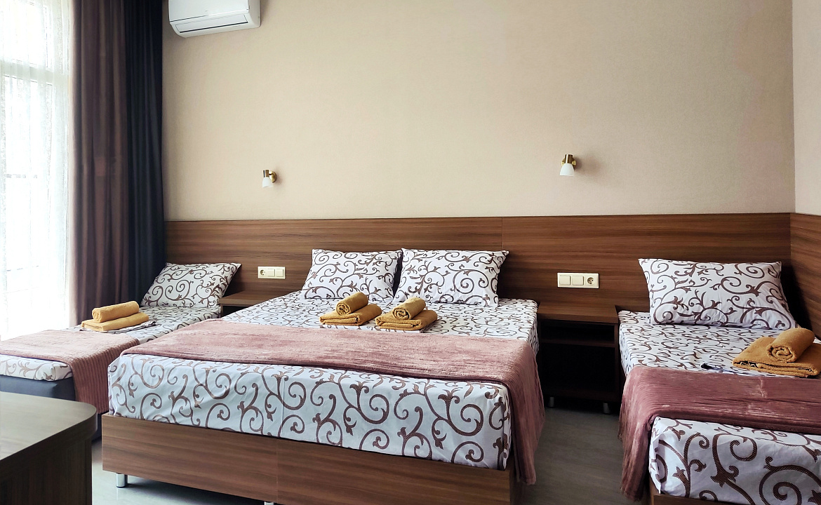 4-местный Комфорт с индивидуальным балконом. Гостевой дом "Одиссей" - Кабардинка. Кабардинка