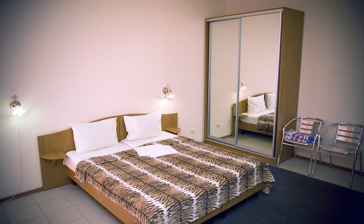 Большой 2-4х местный номер с панорамными окнами. Вилла Вилла "Лазурная мелодия". Лазурное Большой 2-4х местный номер с панорамными окнами. Вилла Вилла "Лазурная мелодия". Лазурное