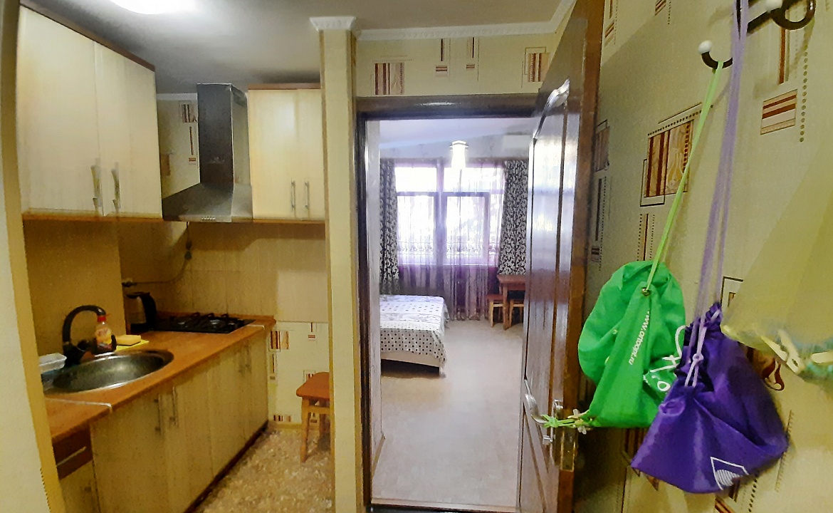 Квартира на первой линии, до моря 100 метров. Квартира на ул Ленина 1+трансфер. Алушта