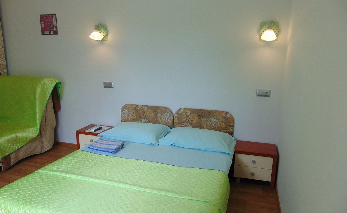 Трехместный номер-студия 