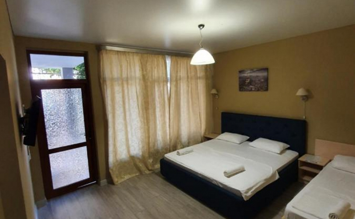 Семейный 2х-комнатный . Гостевой дом "Мека". Гудаута