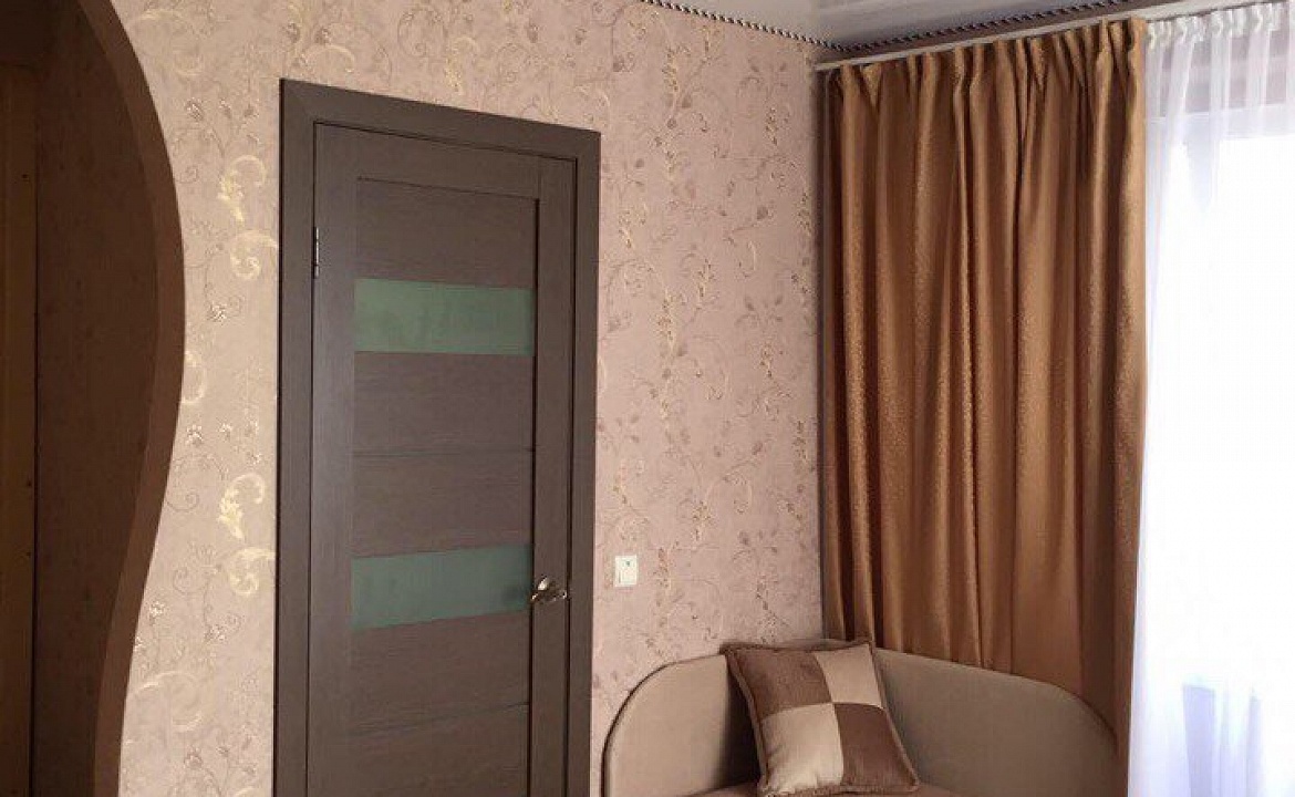 3-x местный номер с отдельным входом и своим маленьким двориком. Вилла Bellavista. Орджоникидзе