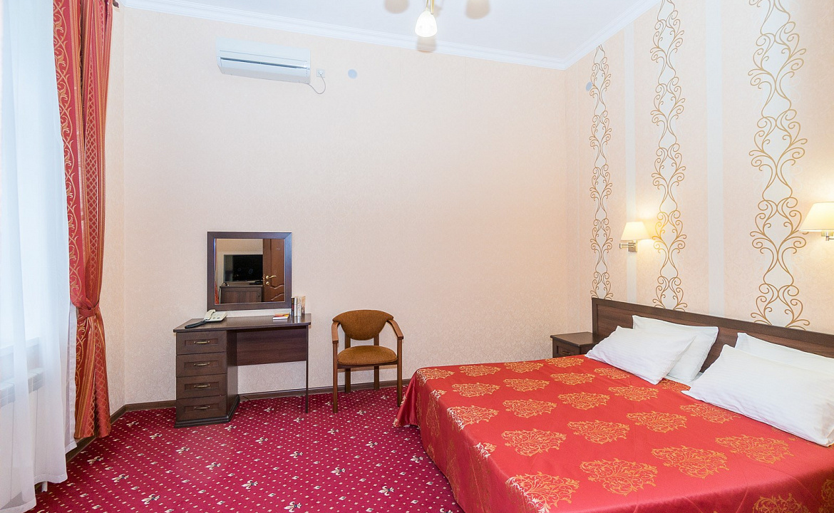 Люкс с балконом. Пансионат "Застава" . Анапа