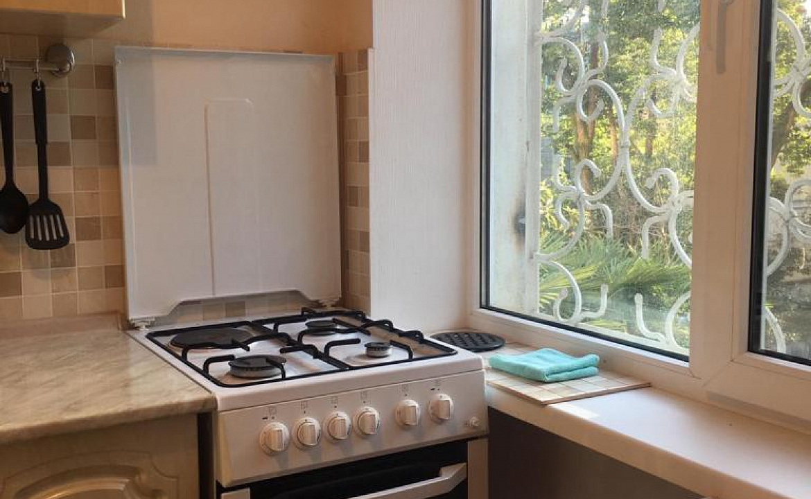 Однокомнатная квартира. Квартира в многоквартирном доме Однокомнатная квартира - Сухум. Сухум