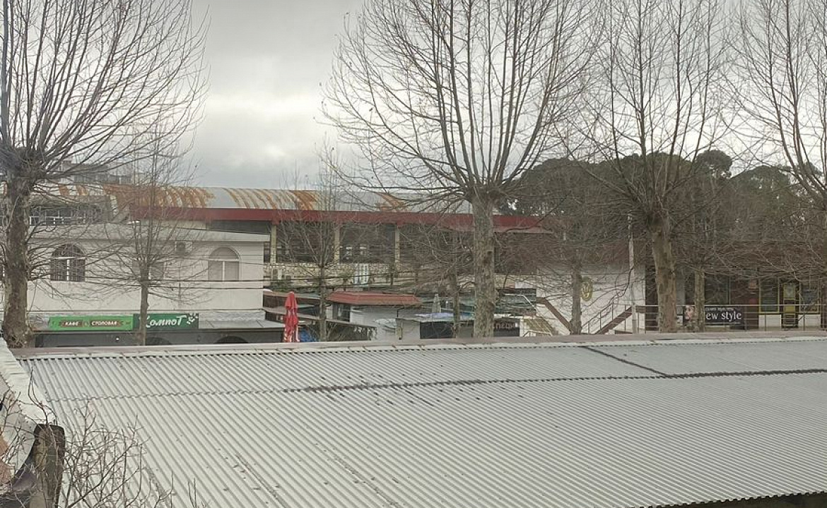 Двухкомнатная квартира под ключ. Двухкомнатная квартира у рынка . Гагра