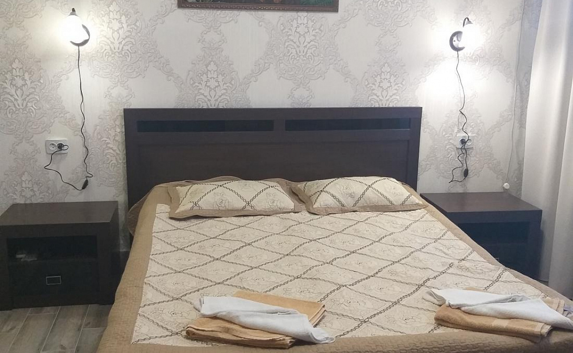 2-х, 3-х, 4-х, местные без балкона. Гостевой дом «УЮТ» - Солоники. Солоники