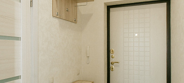 Светлая студия с видом на морской закат