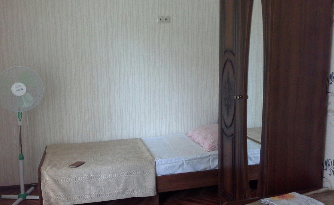 3 х местный эконом. Гостевой дом Ассоль. Гагра