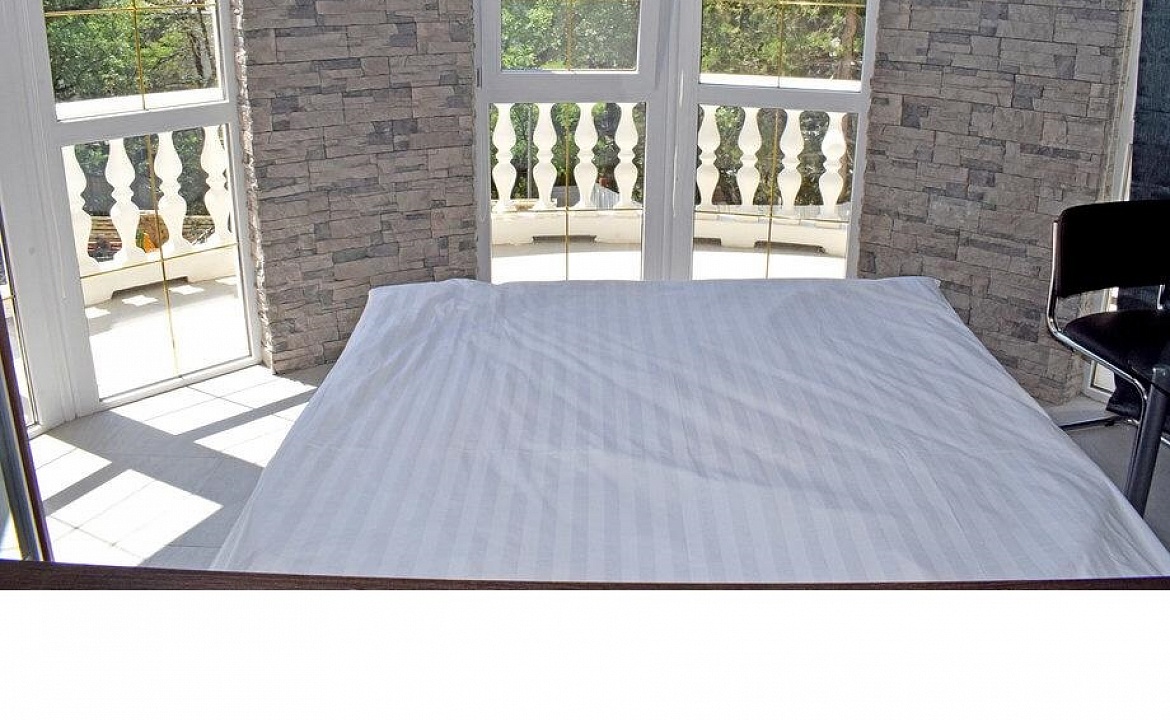 Круглый видовой номер. Отель Апарт отель "Дуэт". Ялта