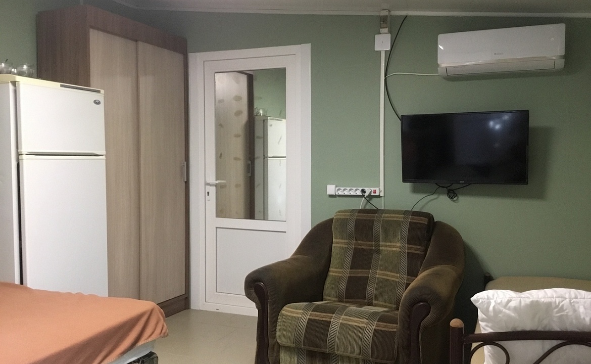 Номер для 4-5 человек. Гостевой дом «Лазурное». Лазурное