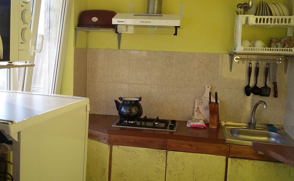 Отдельный домик с кухней, санузлом и балконом до 5 гостей. Частный сектор 2 этажа по отдельности под ключ, 2 отдельных домика.. Благовещенская