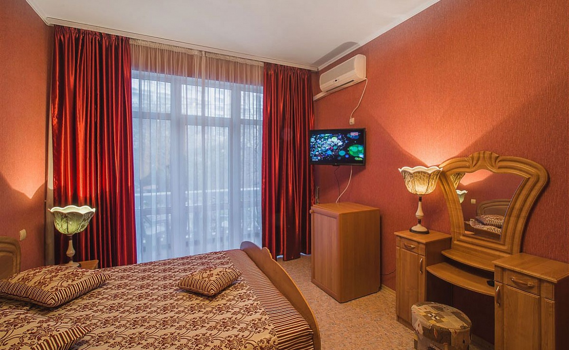 Комфорт (вид на горы). Hotel & Osteophaty center "Lotus". Утёс