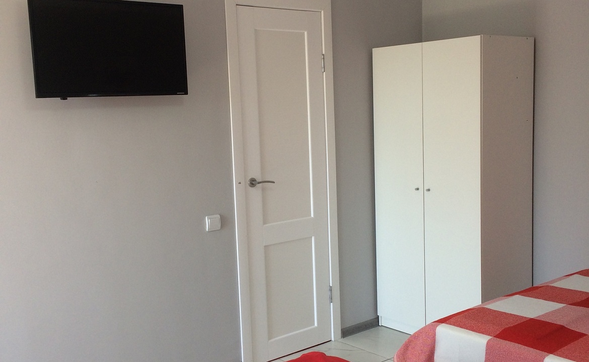 Трёхместный номер. Гостевой дом «Пчела». Ейск