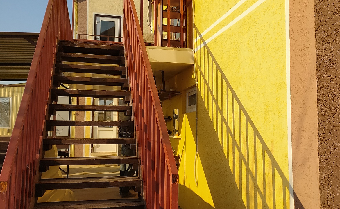 Отдельный домик с кухней, санузлом и балконом до 5 гостей. Частный сектор 2 этажа по отдельности под ключ, 2 отдельных домика.. Благовещенская