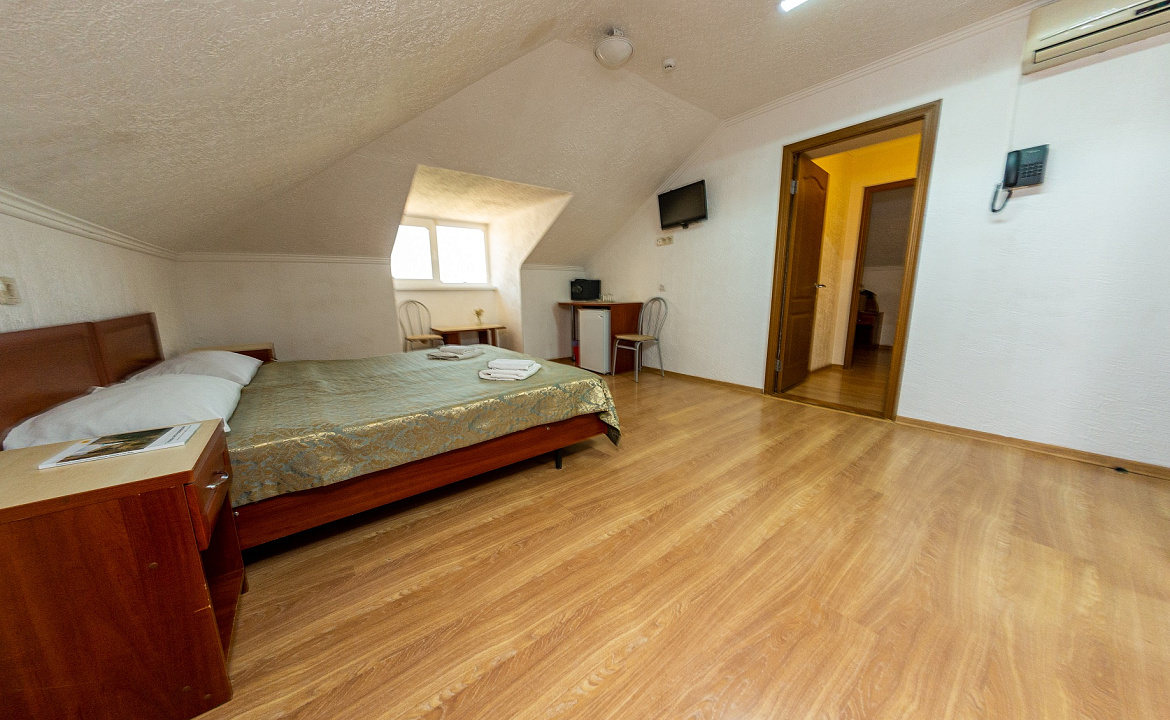 Четырёхместный Семейный (мансарда). Отель Анапа Патио. Анапа