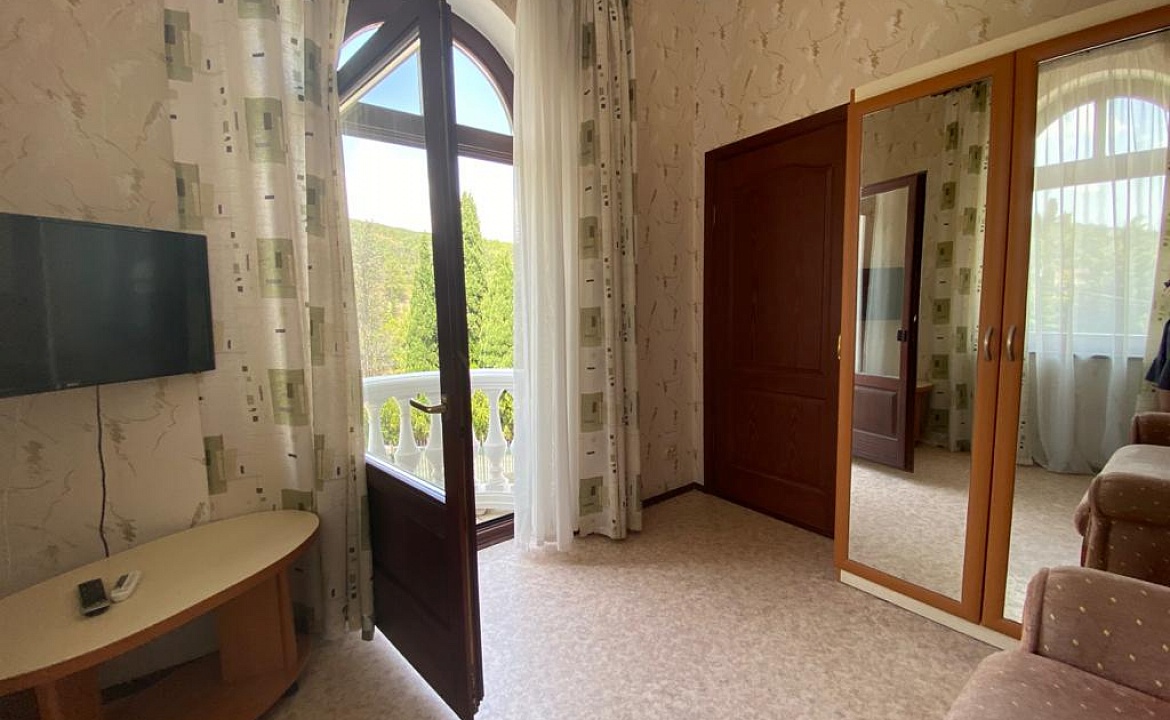 Люкс . Вилла "Ренессанс". Кореиз