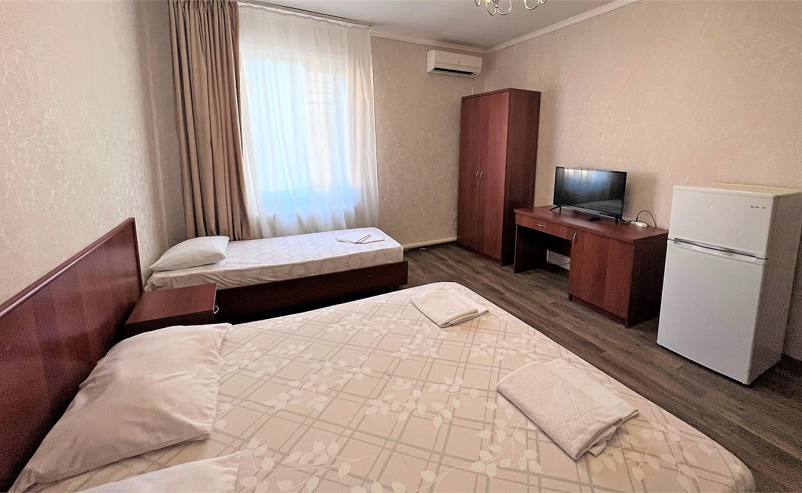 Четырехместный номер стандарт категории. Апарт-отель Самара. Адлер