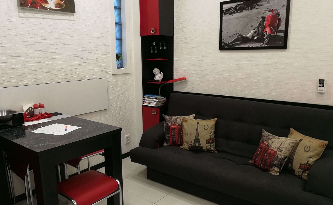 Белый. Гостевой дом ОАЗИС. Ялта