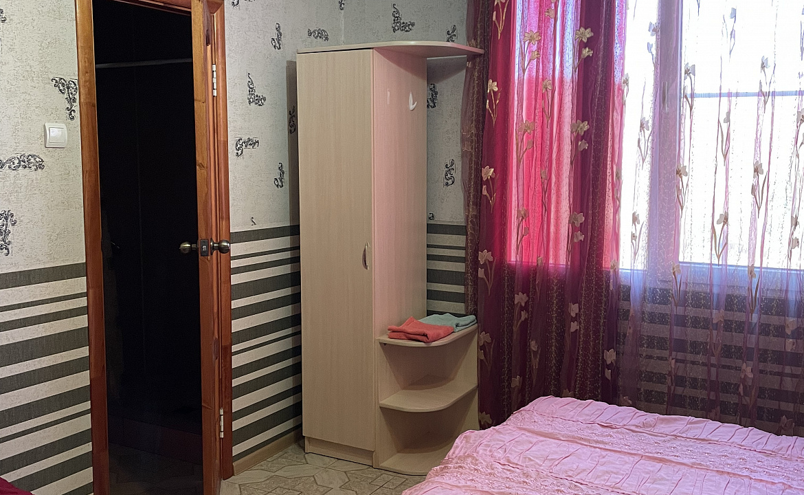 Домик . Гостевой дом У Наталии . Джубга