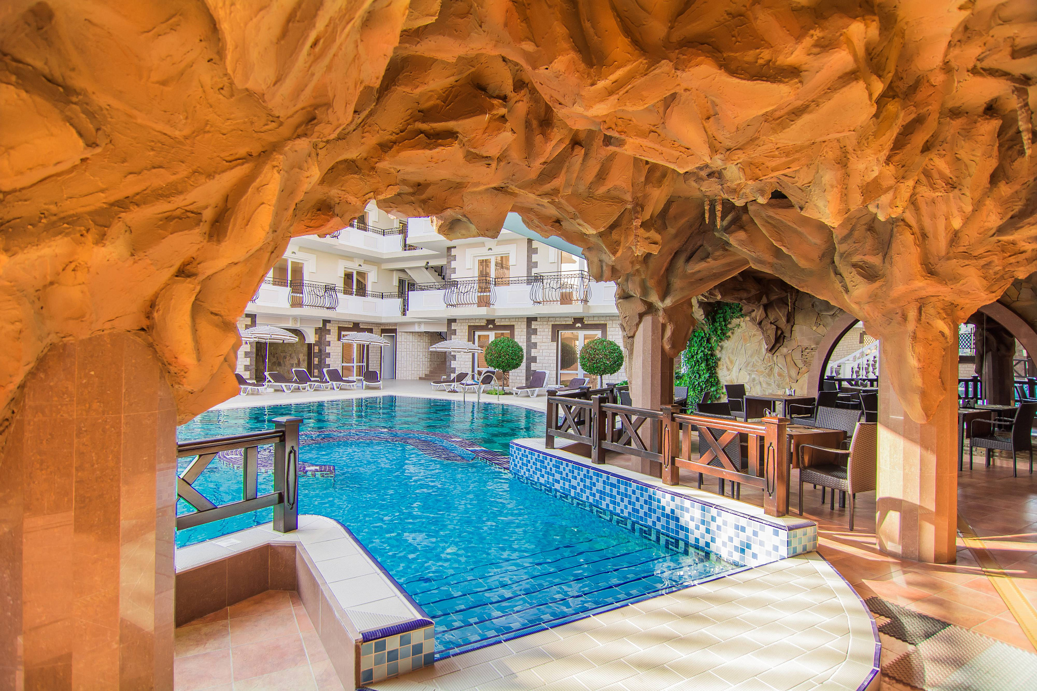 . Отель «Камелот». Малореченское