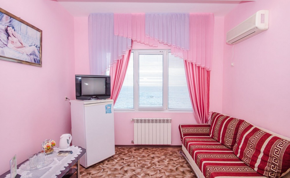 ПОЛУЛЮКС. Отель "Седьмое небо". Утёс