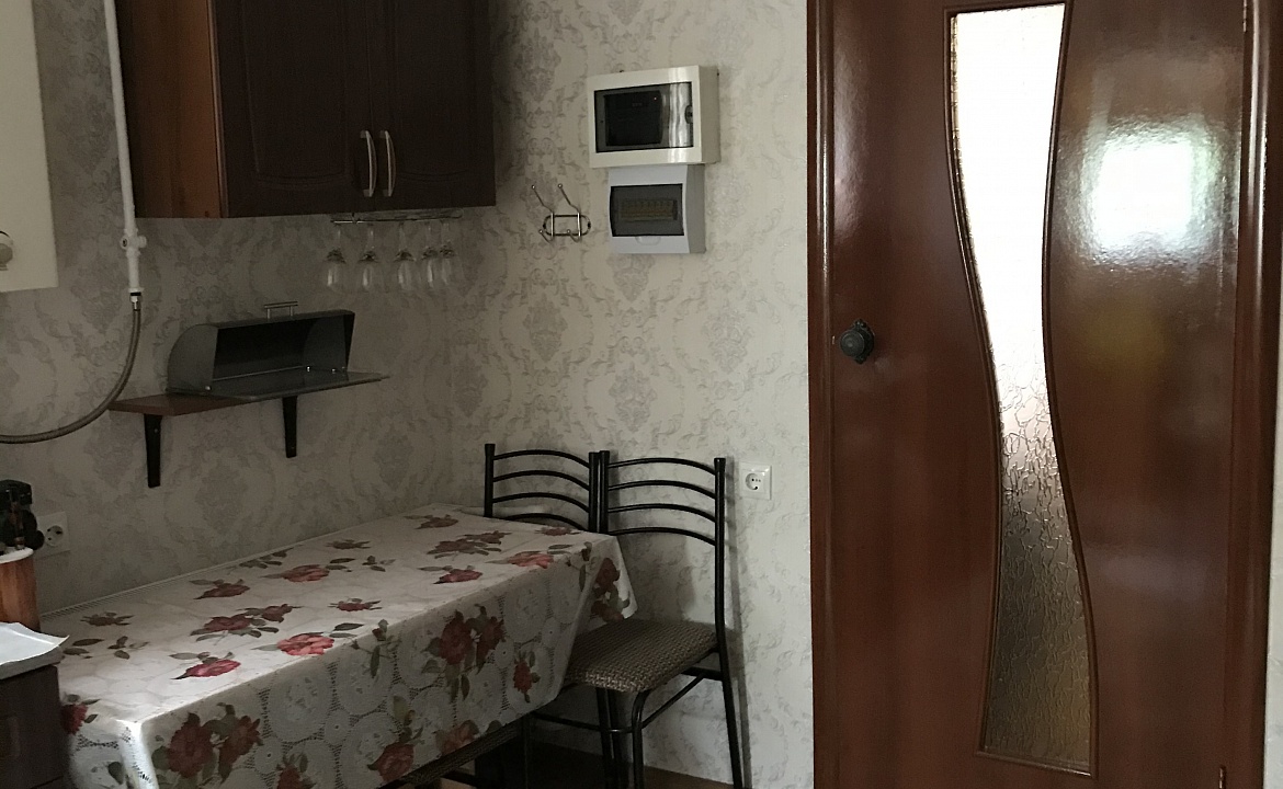 Апартаменты . Гостевой дом Алмаз . Ейск