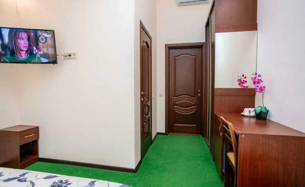 Трёхместный номер бюджетный. Отель Золотые барханы . Витязево