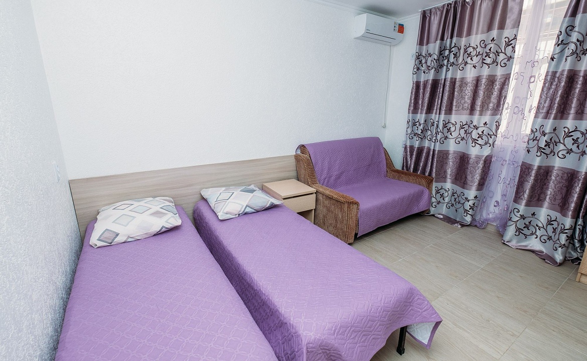 Трехместный номер с кухней. Частный сектор Комнаты в центре Анапы. Анапа