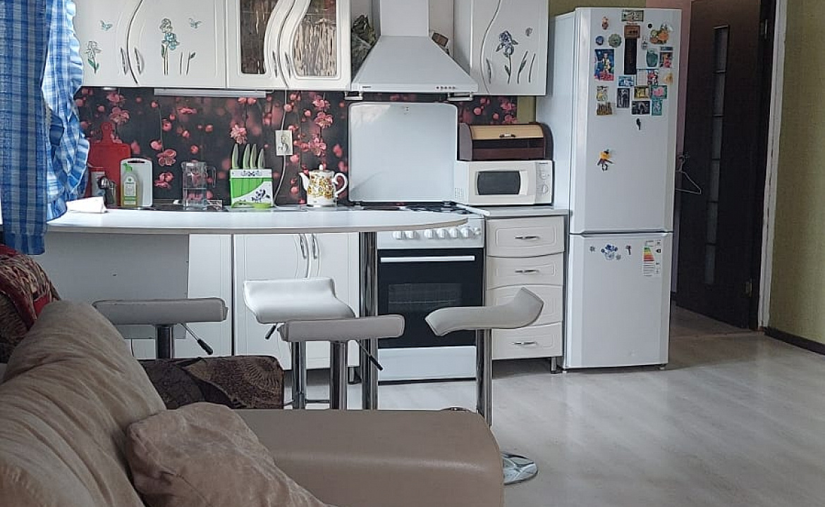 3х комнатная квартира под ключ. Квартира в многоквартирном доме Сухум. Сухум