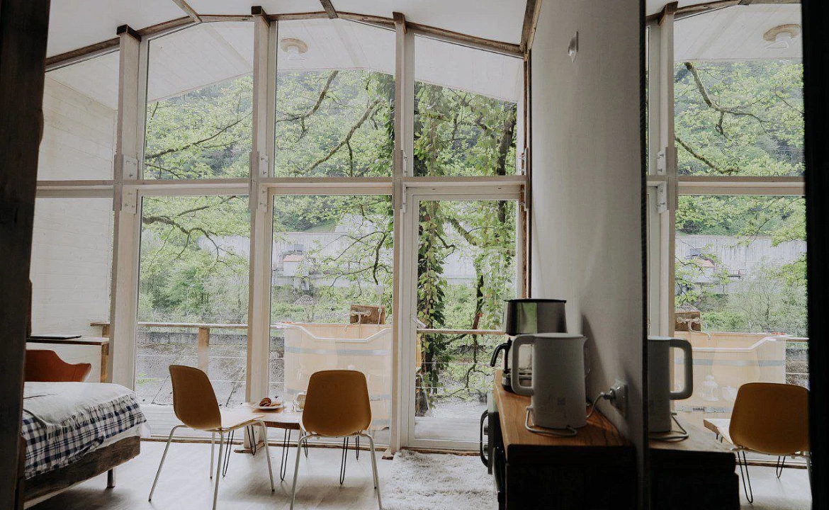 ДОМ №1. Глэмпинг "В Потоке". Красная Поляна