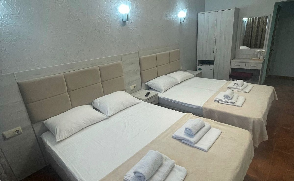 4-х местный номер Стандарт. Гостевой дом "Спартак". Витязево 4-х местный номер Стандарт. Гостевой дом "Спартак". Витязево