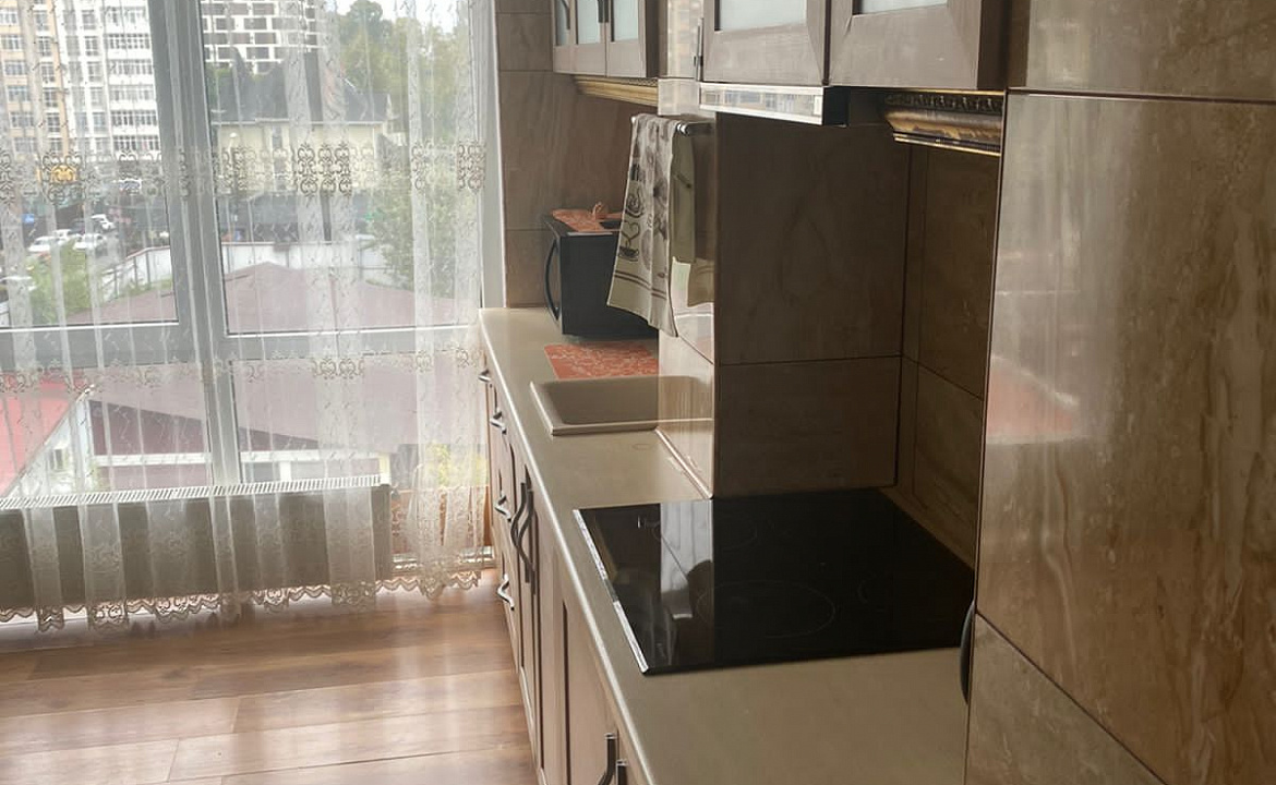 Апартаменты под ключ. Квартира в многоквартирном доме на Цветочной 44/2. Адлер