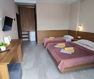 3-местный Комфорт с индивидуальным балконом. Гостевой дом "Одиссей" - Кабардинка. 