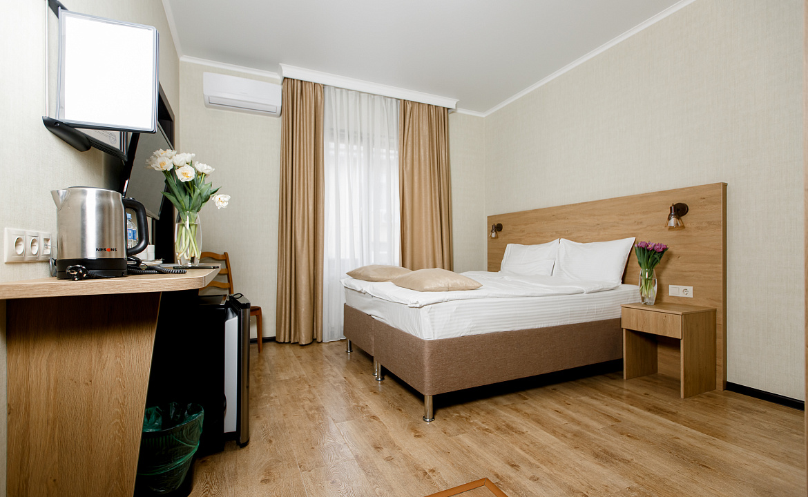 Семейный (двухкомнатый). Отель "Времена года". Адлер