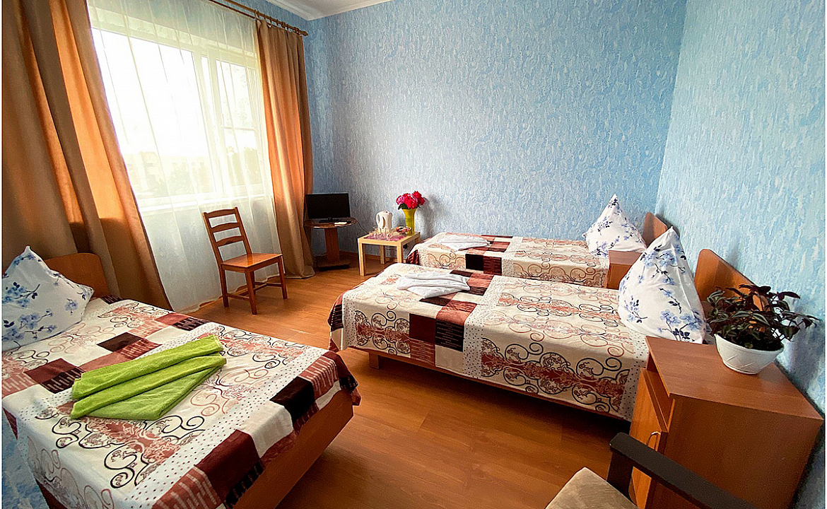 1-комнатный номер 3-местный без балкона. Гостиница Астерия. Ейск