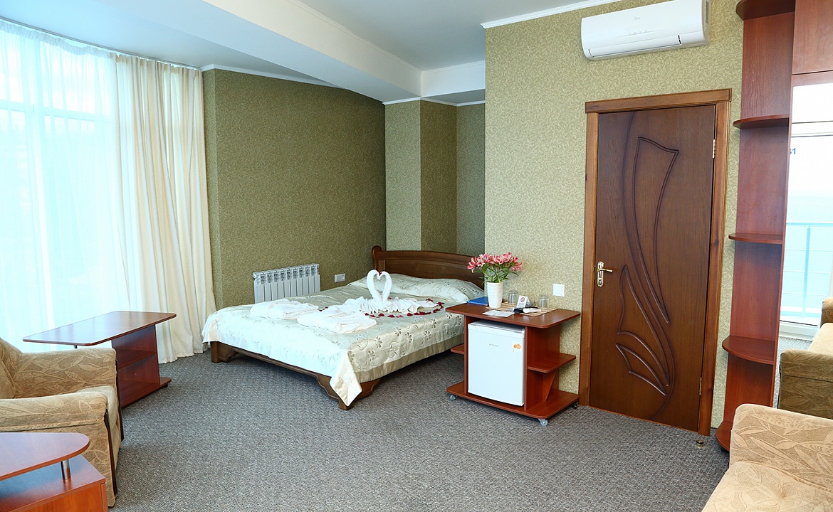 Стандарт light. Отель Majestic. Партенит