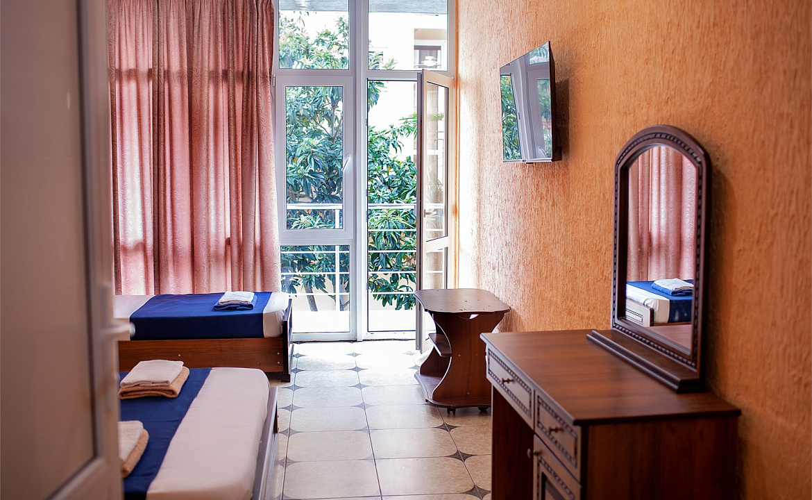 Комфорт трехместный. Гостевой дом «Алоиза». Лоо