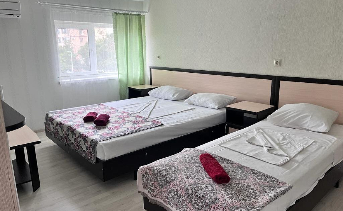 3х местный Стандарт, от 1 до 3 гостей, двуспальная кровать. Мини-отель Моника. Анапа