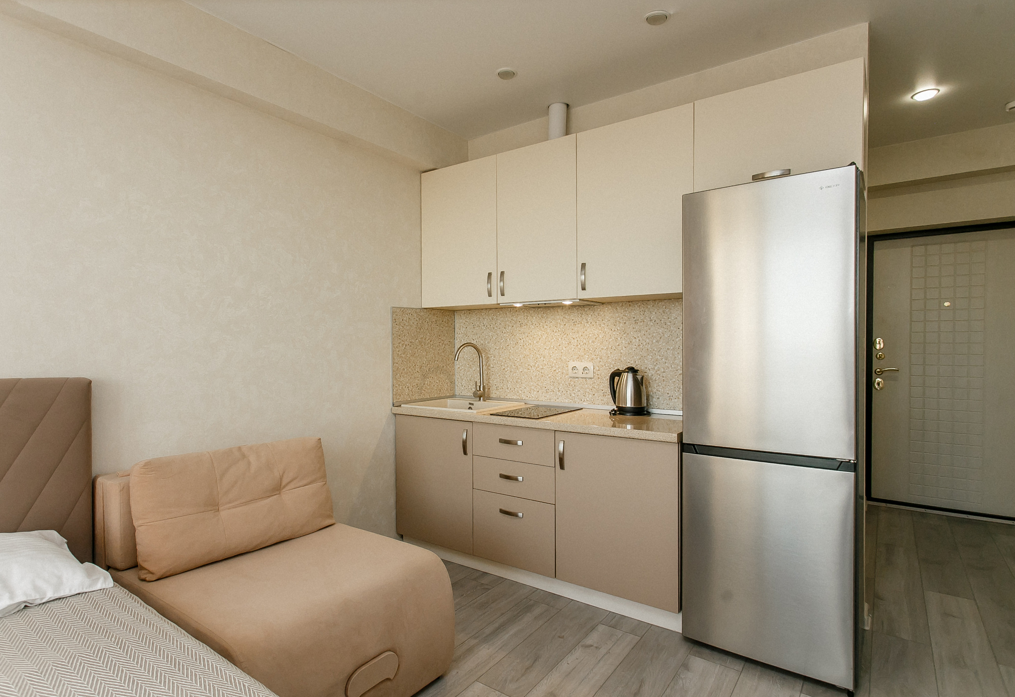 . Светлая студия с видом на морской закат. Дагомыс