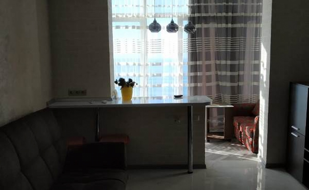 Апартаменты (1-комнатная квартира - студия). Квартира в многоквартирном доме "Апартаменты у моря". Севастополь