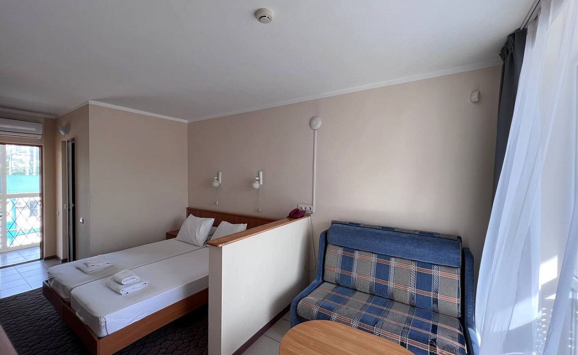 Полулюкс. Отель "Галотель". Адлер