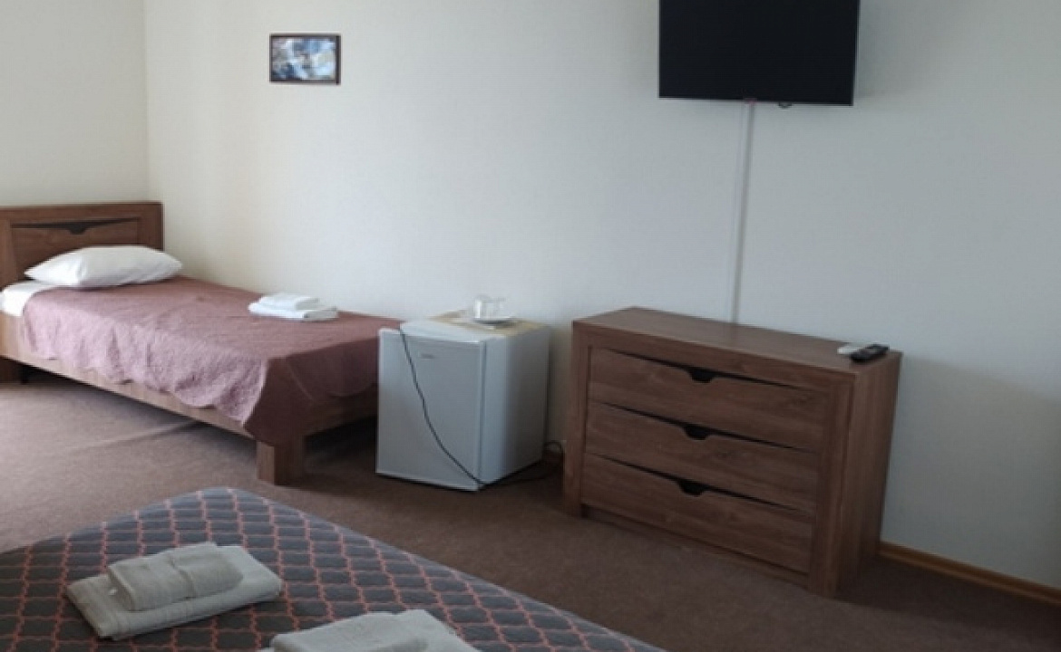 Полулюкс трехместный. Гостевой дом Гостевой дом «Алмарис». Керчь