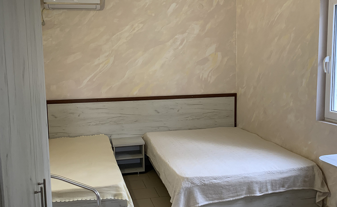 Трехместный номер . Гостевой дом Гармония - Витязево. Витязево Трехместный номер . Гостевой дом Гармония - Витязево. Витязево