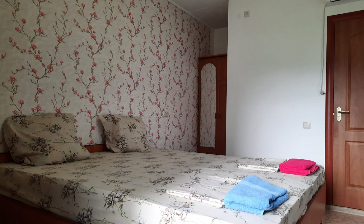 «Полулюкс». Гостевой дом Парус. Коктебель